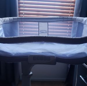 HALO Bassinest Premiere Series Swivel Sleeper